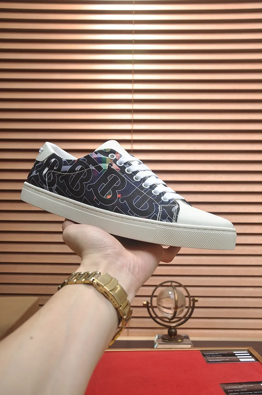 Men's shoes💰480💶[Burberry] (cowhide lining) classic low-top sneakers｜Imported cowhide with classic plaid fabric｜Cow leather lining｜Original outsole｜Fine workmanship and comfortable to wear Size: 38-44 (customized at 45)